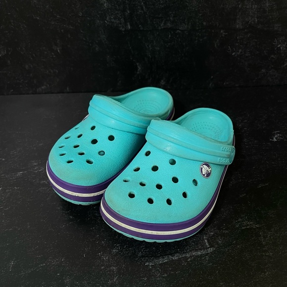 2 Pairs of Crocs size 6/7 teal with purple and blue with pink - Picture 2 of 5